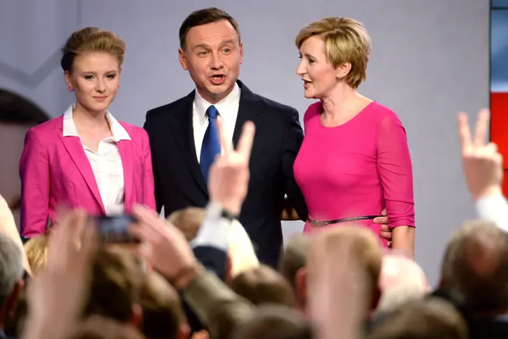 Изненада: консерватор води на вота за президент в Полша