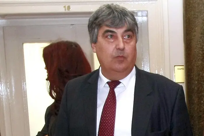 БСП иска оставката на Христо Иванов по секретен повод и със секретни мотиви