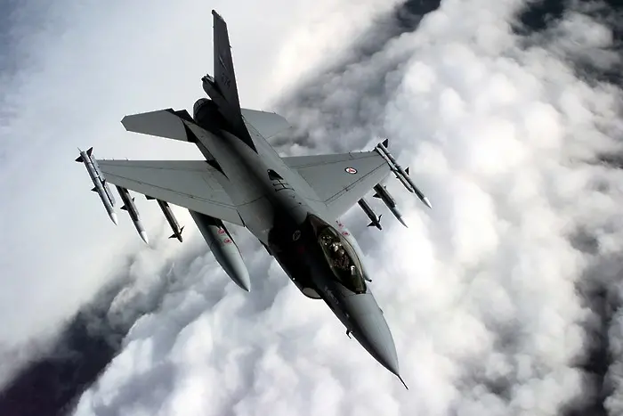 Оферта за нови F-16 влиза в надпреварата за изтребители