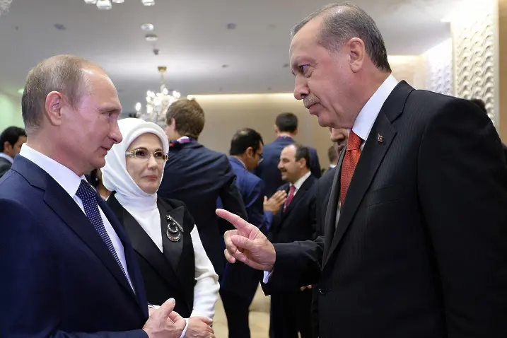 Какви игри играят Турция и Русия