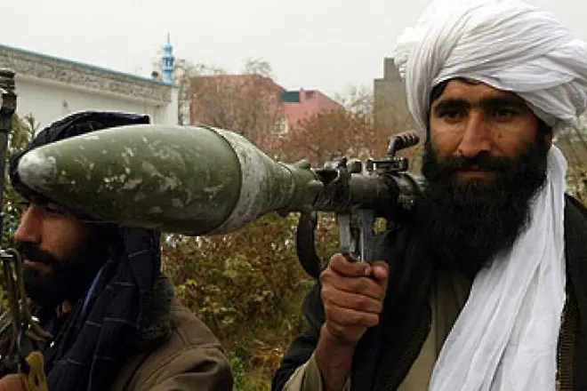 Поредна победа на талибаните, превзеха затвор и резиденцията на губернатор