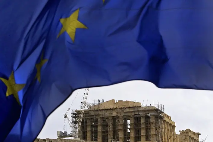 Едва 1/3 от германците искат оставане на Гърция в еврозоната