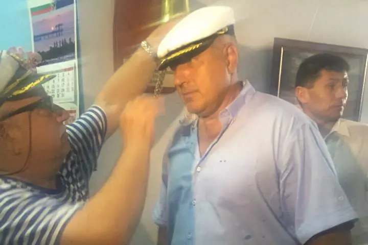 Бойко Борисов стана моряк в Бургас (снимки)