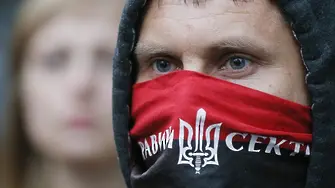 Властта погна „Десен сектор“ в Украйна (СНИМКИ)