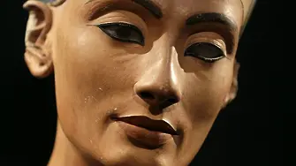 Грозен портрет на Нефертити скандализира Египет