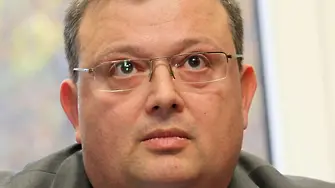 Цацаров образува разследване изгодни ли са ваксините на Москов