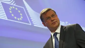 Брюксел ухажва гърците с обещание за €35 млрд. ускорено еврофинансиране