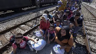 В Брюксел готвят хуманитарна помощ в случай на миграционен потоп на Балканите