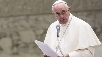 Папата призова всяка енория да приюти по едно семейство на бежанци
