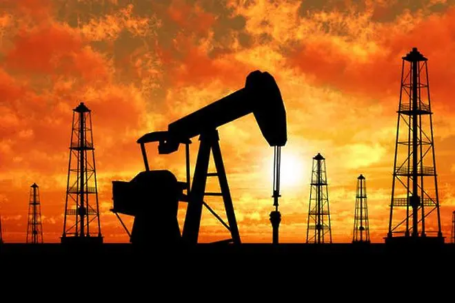 Търсенето и добивът на петрол намаляват заради глобалните конфликти