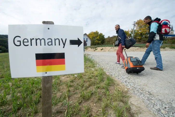 Брюксел предупреди Германия, че зоните за пресяване на мигранти трябва да са временни