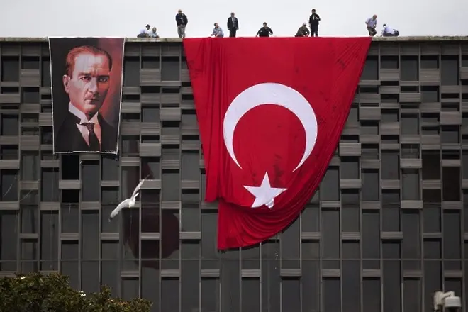 Ататюрк: Ислямът е разлагащ се труп, който трови като воняща мърша