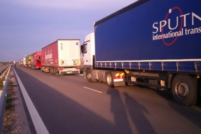 Еврокомисията опитва да вдигне блокадата на сърбо-хърватската граница