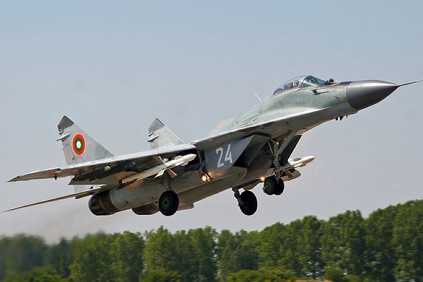 Българските ВВС са прехванали и приземили самолет Чесна-150