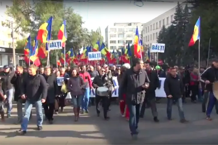 Протестиращи блокираха парламента в Молдова