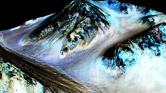 Учен от БАН: Животът на Марс вероятно е скрит под повърхността на планетата