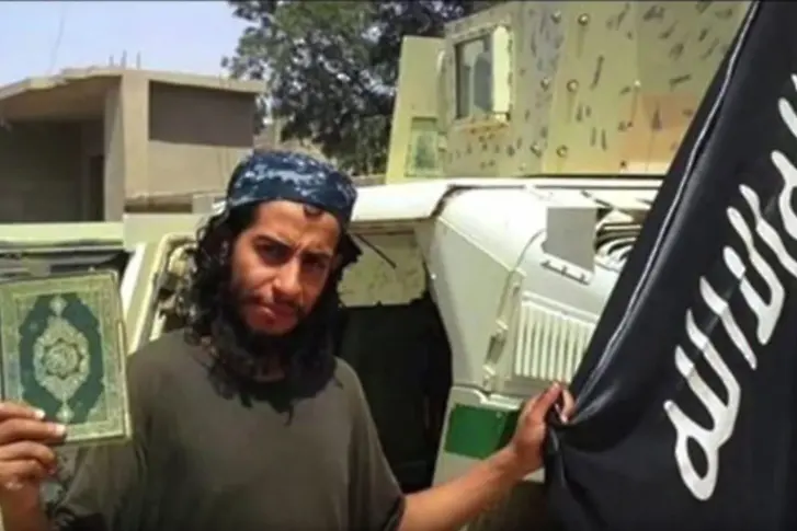 Организаторът на парижките атентати оцелял при удари в Сирия