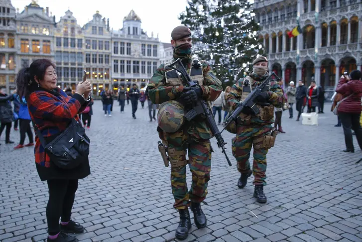 Шестима в белгийския арест за атентатите в Париж
