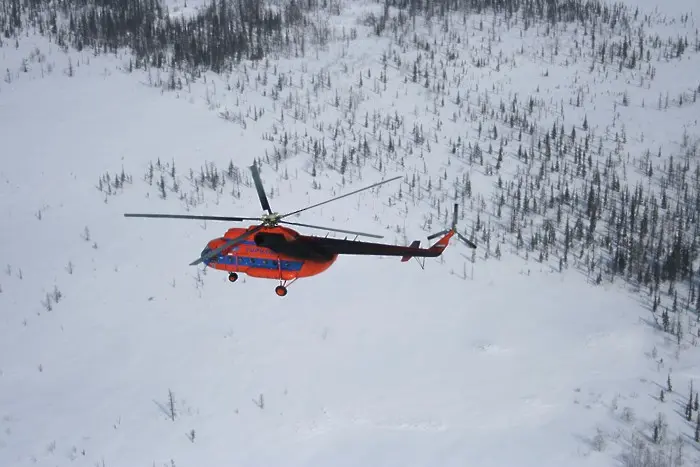 Хеликоптер падна в сибирска река. Над 10 жертви