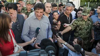 Сръбски министър уволнен, защото харесвал „репортерки, които лесно клякат“ (видео)