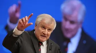 Германският вътрешен министър иска да напусне, клати правителството