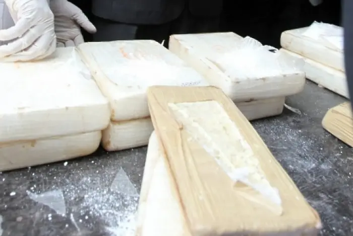 България залови 170 кг кокаин в спасителни жилетки в морето