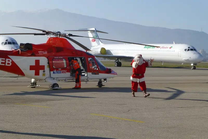 Merry Christmas 2015 г.: Пеевски официално е бизнесмен, Ковачки си има влакче, а БТК е за Спас