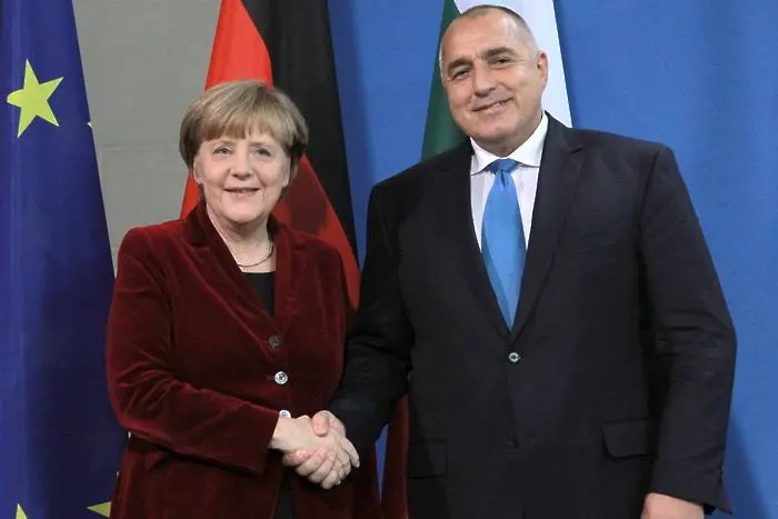 Борисов търси подкрепа от Меркел заради Гърция