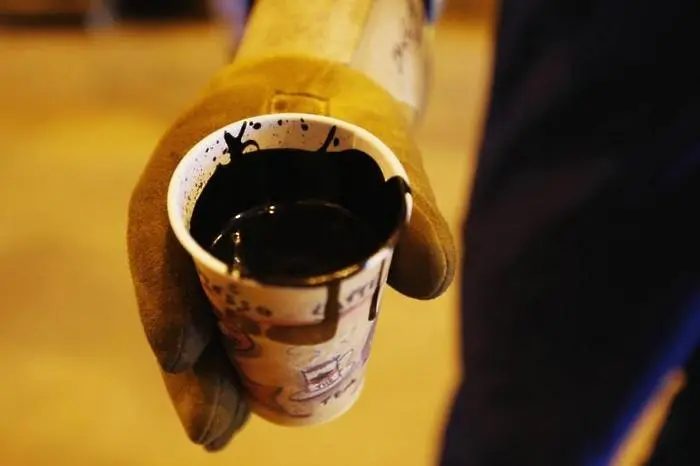 Барел петрол вече е три пъти по-евтин от самия барел
