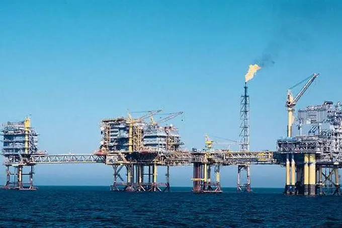 Саудитска Арабия и Русия удължиха сделката за свиване на добива на петрол