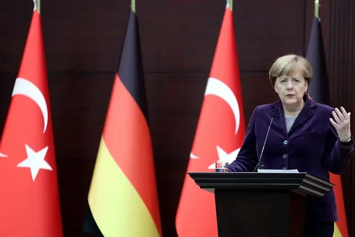 И двуликият подход на Меркел към Турция няма да я спаси
