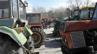 Блокадата свърши, гръцките трактори се изтеглят от границата