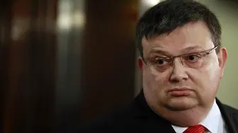 Цацаров: Ясно ми е чии интереси обслужва следователят Атанасов