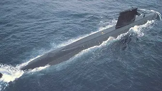 30-годишна френска подводница „потопи“ самолетоносач на САЩ