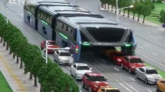 Вижте мегаавтобуса на бъдещето (ВИДЕО)