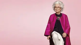 100-годишна позира за стогодишнината на „Вог“