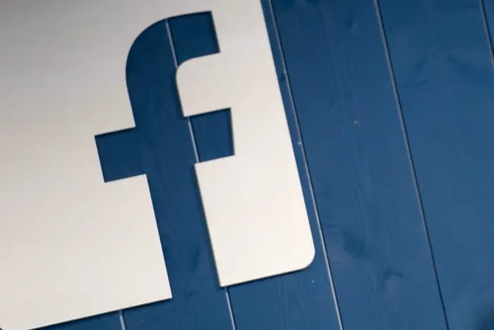 Алгоритми засичат 90% от езика на омразата във Facebook