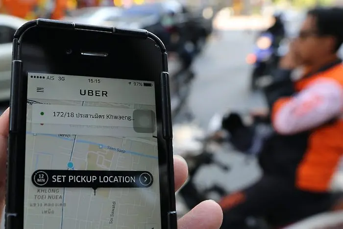 Споделена икономика: Uber и AirBnB съкращават служители