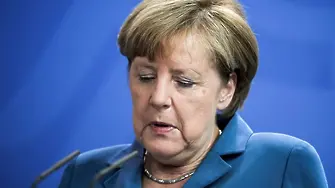 Блокът на Меркел е най-нисък рейтинг от 2006 г.