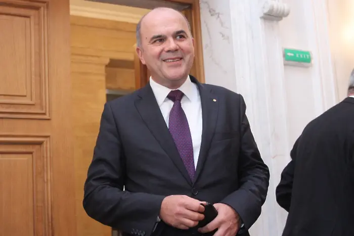 Социалният министър Бисер Петков подаде оставка