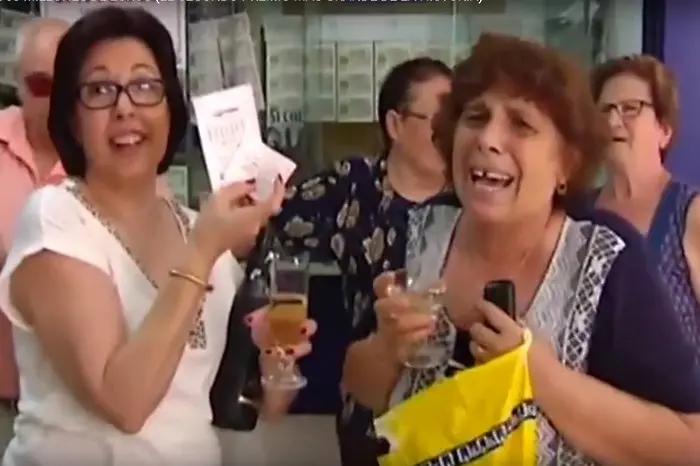 Как се радва милионерката Гошка в Испания (ВИДЕО)