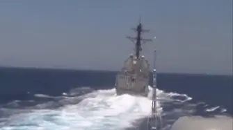 Руски и американски бойни кораби пред сблъсък - кой е виновен? (ВИДЕО)