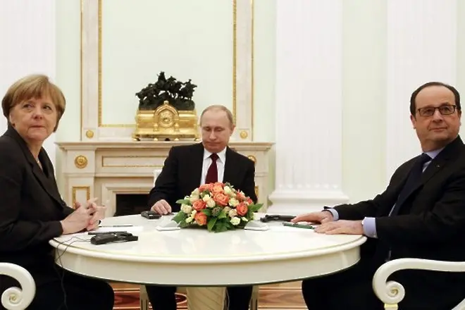 Меркел, Оланд и Путин пак си говориха за Донбас