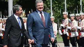 Плевнелиев посрещна украинския президент Порошенко