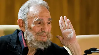 Фидел Кастро се появи на публично място (ВИДЕО)