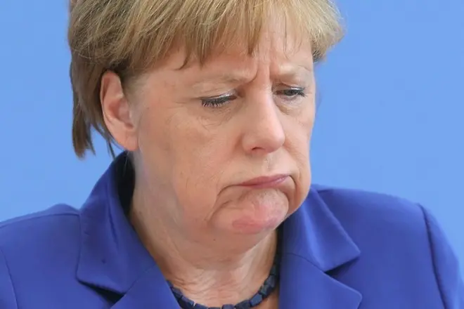 Шпагатът на Меркел