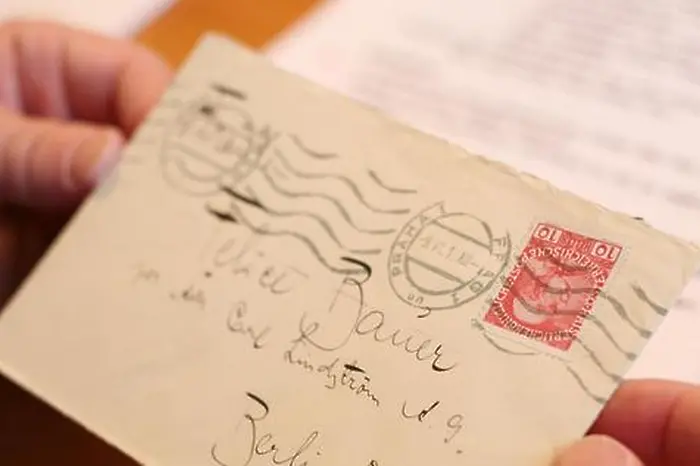 Последна инстанция: Писмата на Кафка отиват в Националната библиотека на Израел