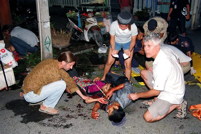 Четирима убити при серия бомбени атаки в Тайланд