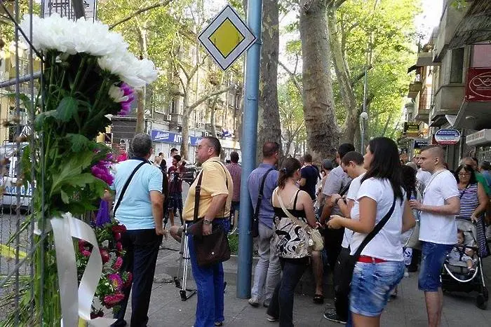 Пловдив донесе цветя – за погребението на Тютюневия град (СНИМКИ)