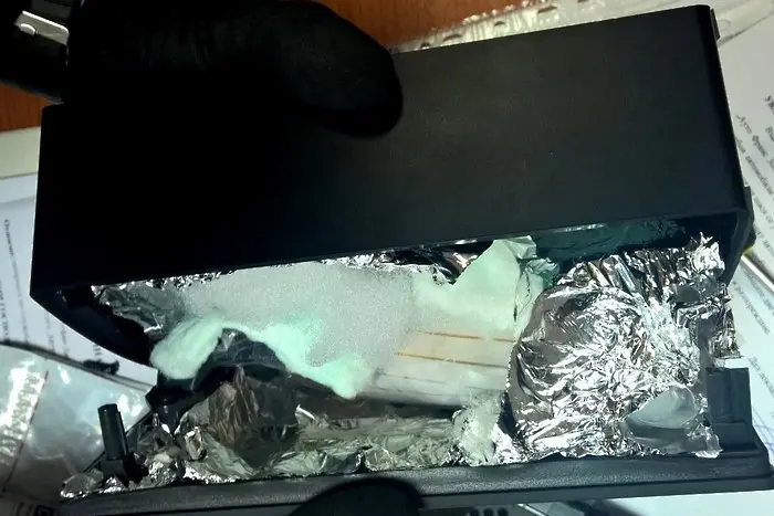 Хванаха кокаин за 2,5 млн.лева в тонколона на летище София
